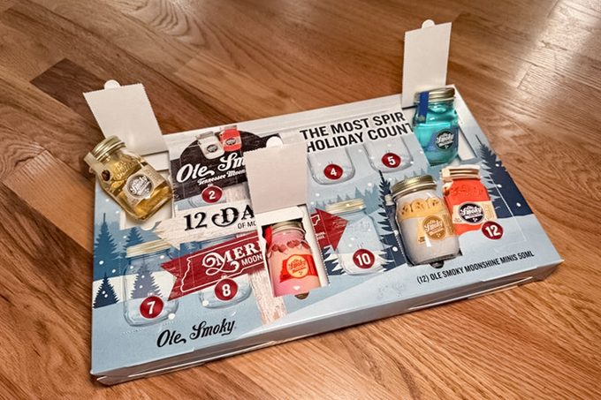 Toha25 Ole Smokey Moonshine Calendar Mary Henn 02 Otedit