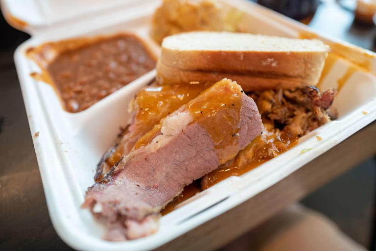 This celebrity once ate around 50 Texas barbecue ribs at one time