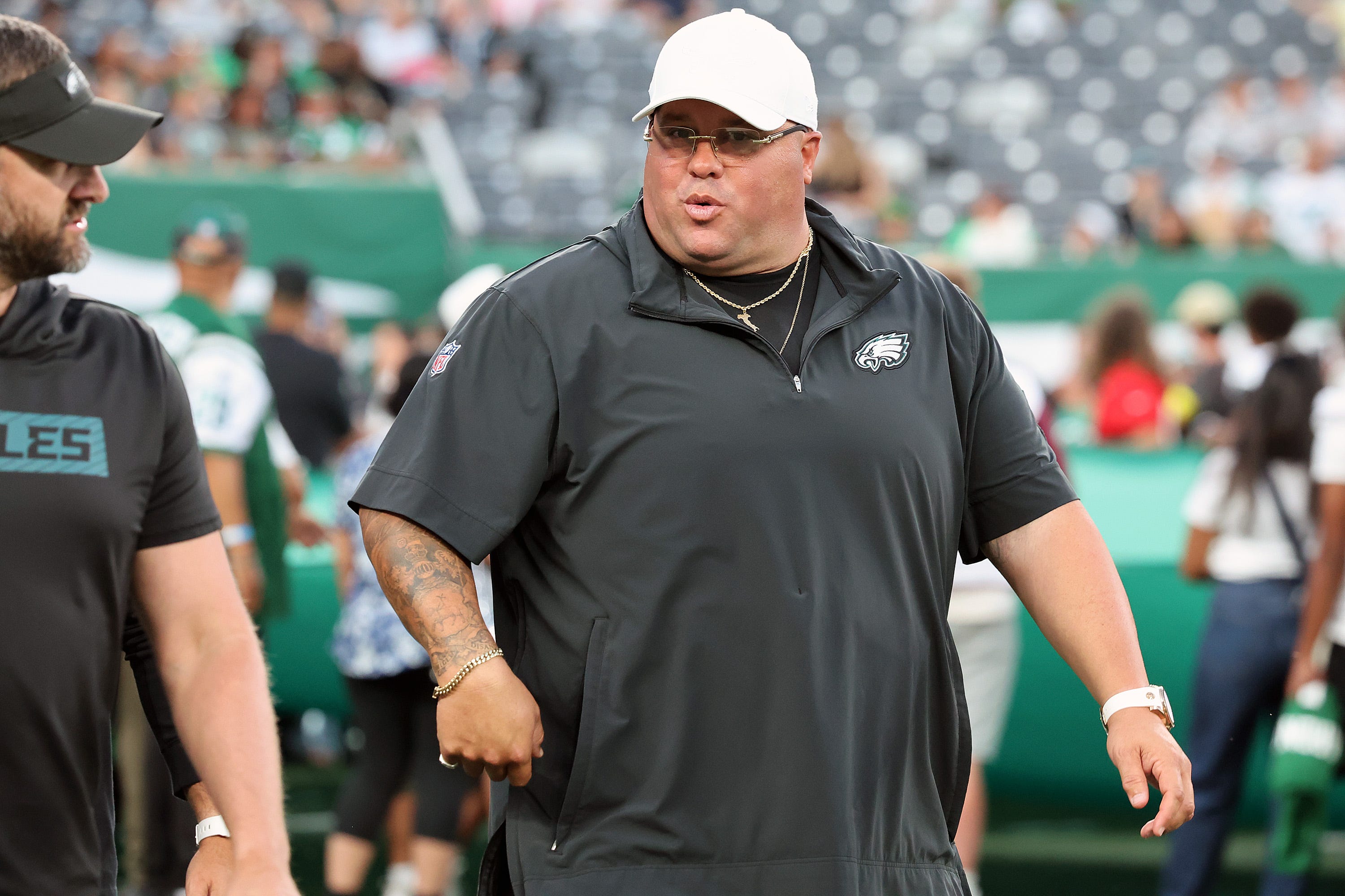 Eagles extend Jon Ferrari, Dom DiSandro amid front office shift