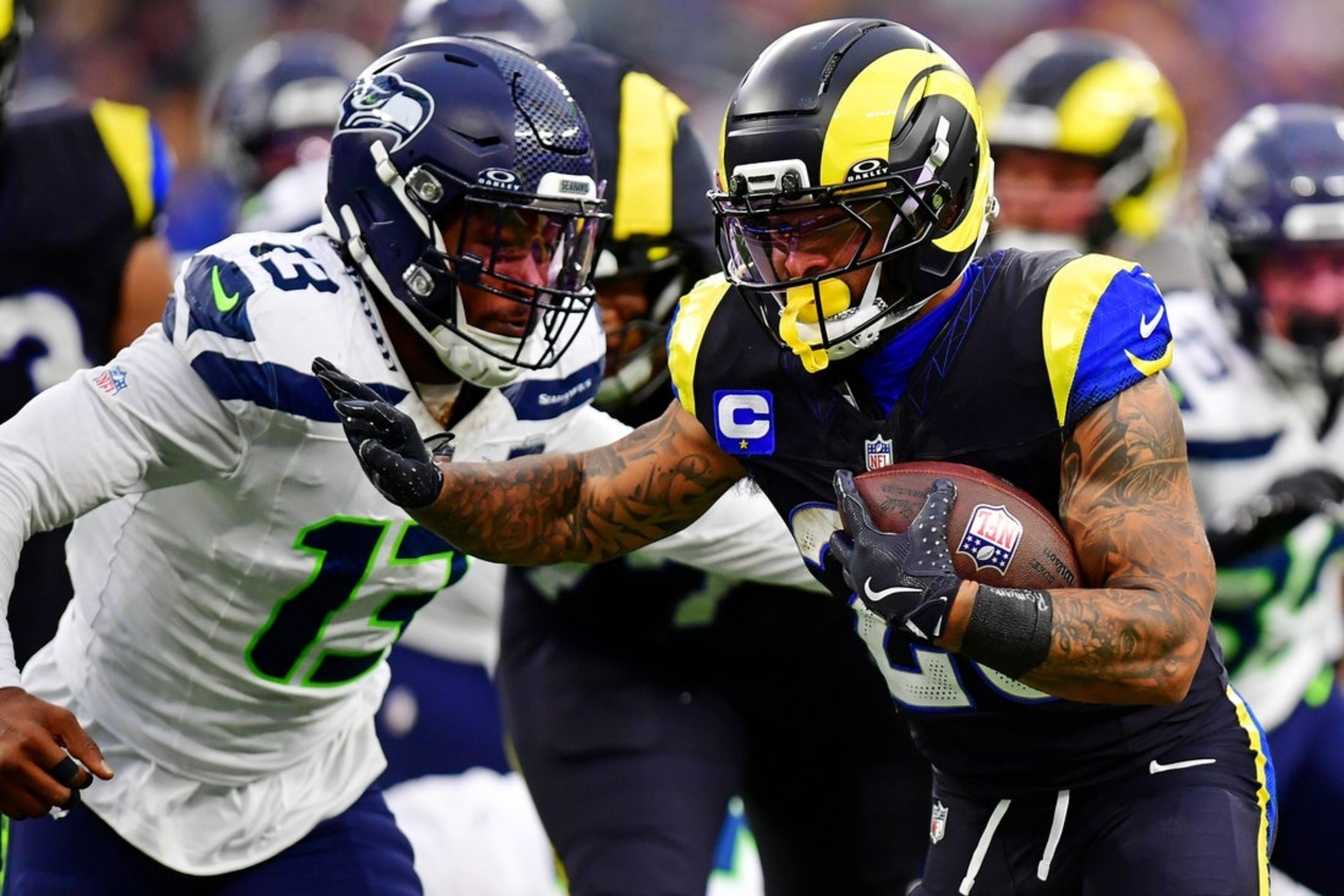 Rams use four interceptions to win showdown with Seahawks