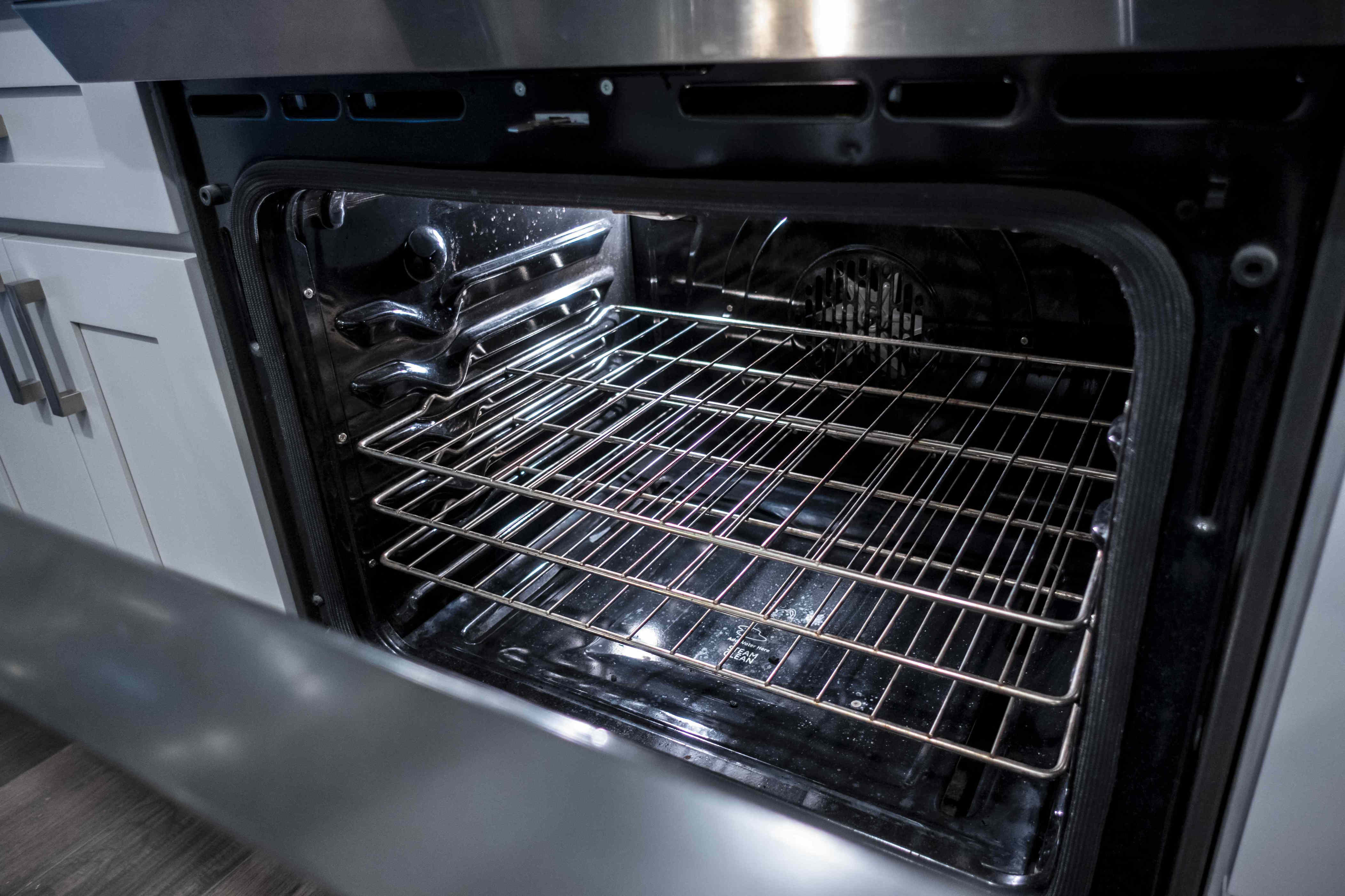 How To Clean Your Oven With A Dishwasher Tablet For A Spotless, Grease ...