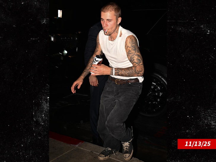 Justin Bieber Hurts Ribs In Electric Skateboard Fail