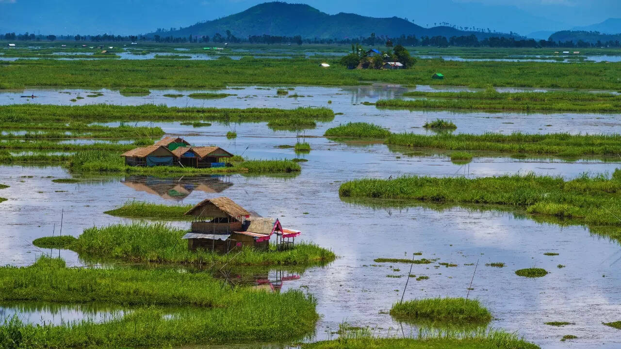 5 floating villages from around the world that seem straight out of a ...