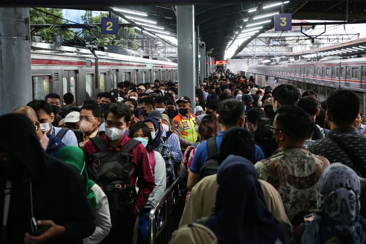 UMP Jakarta Hanya Sepertiga Biaya Hidup Layak Ibu Kota