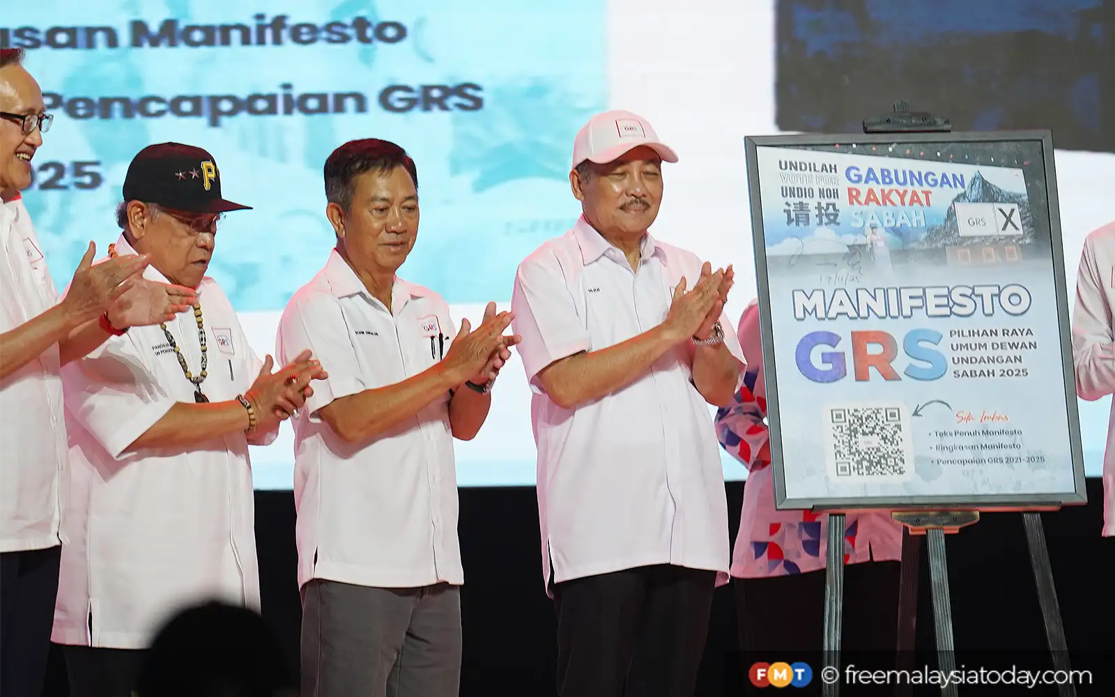 GRS Build-A-CADE Raspberry Pi Arcade Kit - 1:6 Scale DIY Cabinet With 4.3" IPS Screen