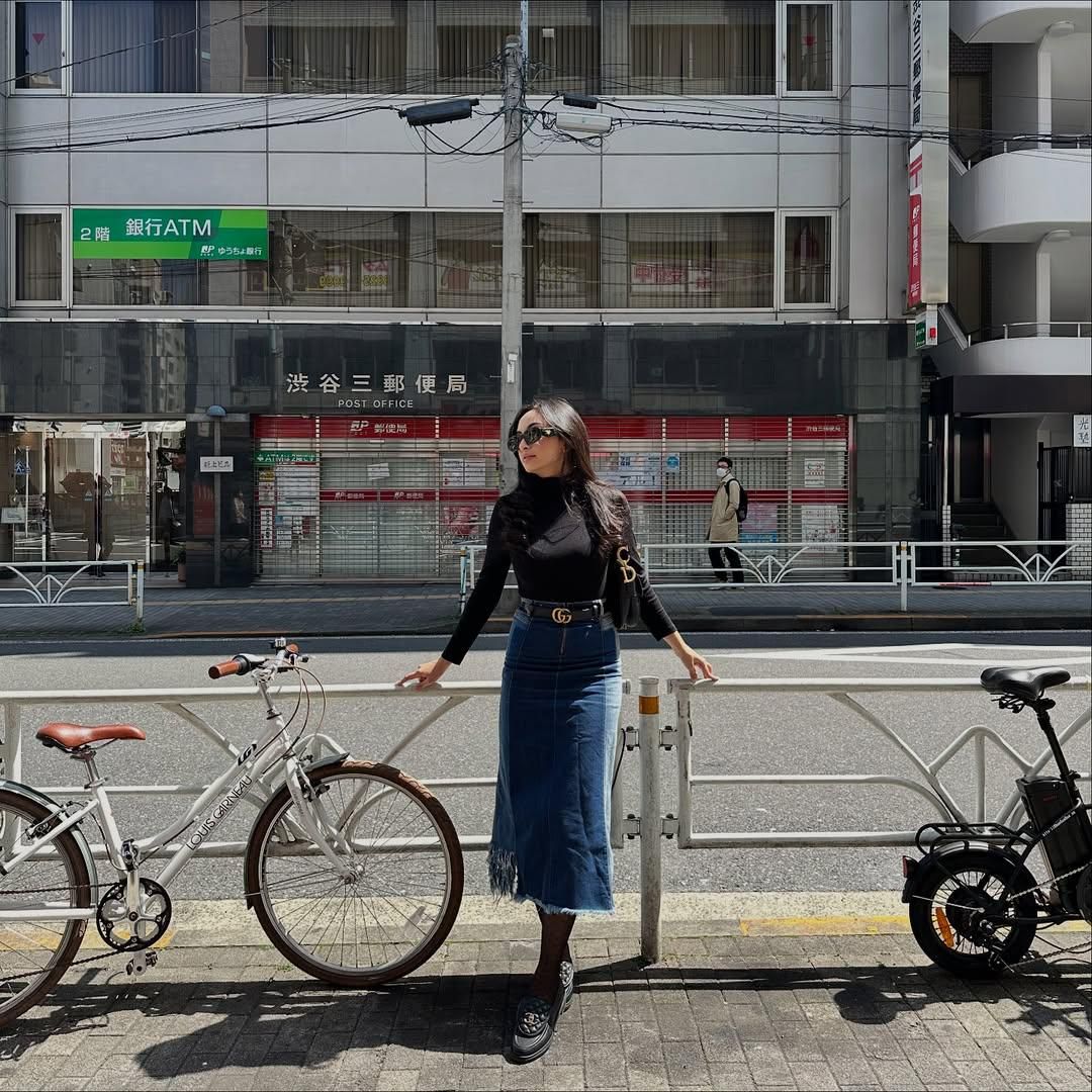 10 Foto Liburan Valerie Tifanka Bersama Teman, Menyenangkan! 7 AA1R0BmM