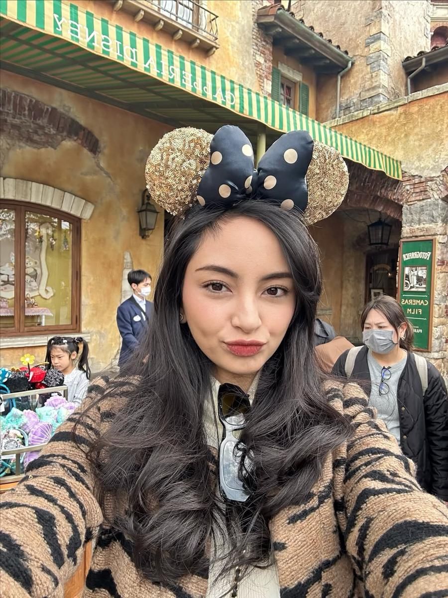 10 Foto Liburan Valerie Tifanka Bersama Teman, Menyenangkan! 2 AA1R0LeY