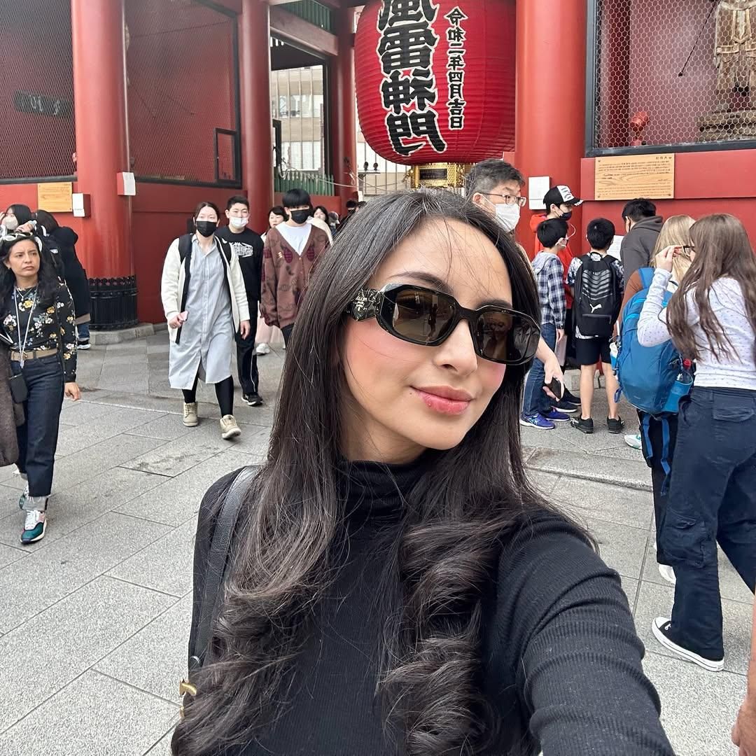 10 Foto Liburan Valerie Tifanka Bersama Teman, Menyenangkan! 8 AA1R0Lf9