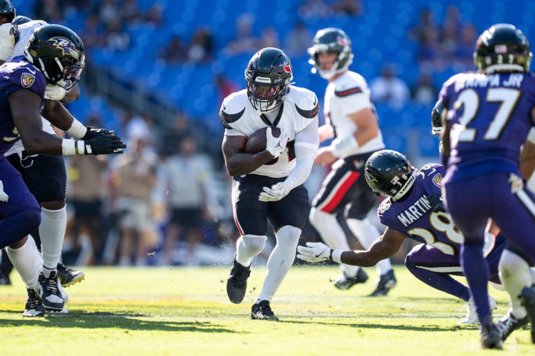 Informe: Los Chiefs firman como agente libre al corredor inmediatamente después de la victoria de los Colts