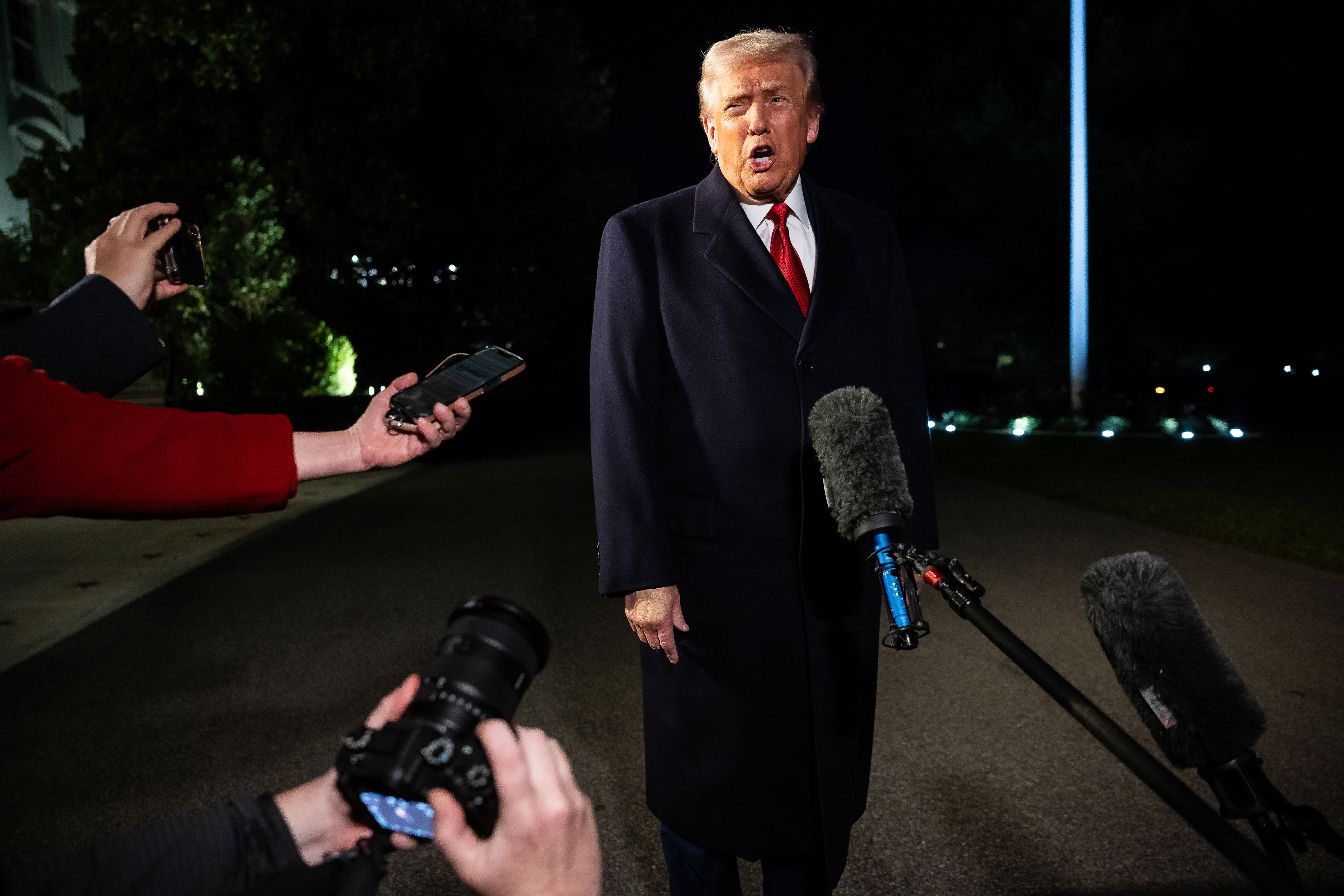 La Casa Blanca propondrá extensión de Obamacare con límites a Trump