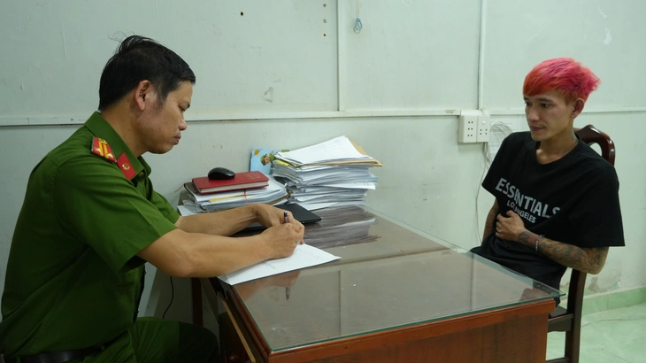 Lẻn vào nhà khống chế cướp tiền bất thành, nghi phạm đầu thú sau 3 giờ gây án