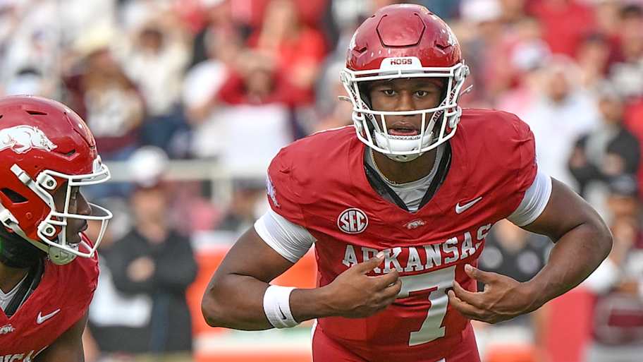 Razorbacks might have quarterback controversy going into season finale