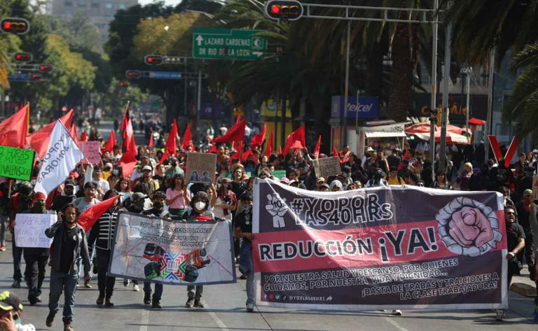 Jóvenes marchan en CDMX para exigir jornada laboral de 40 horas sin ...