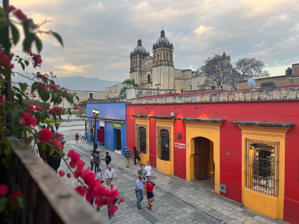 how to get from oaxaca airport to oaxaca city