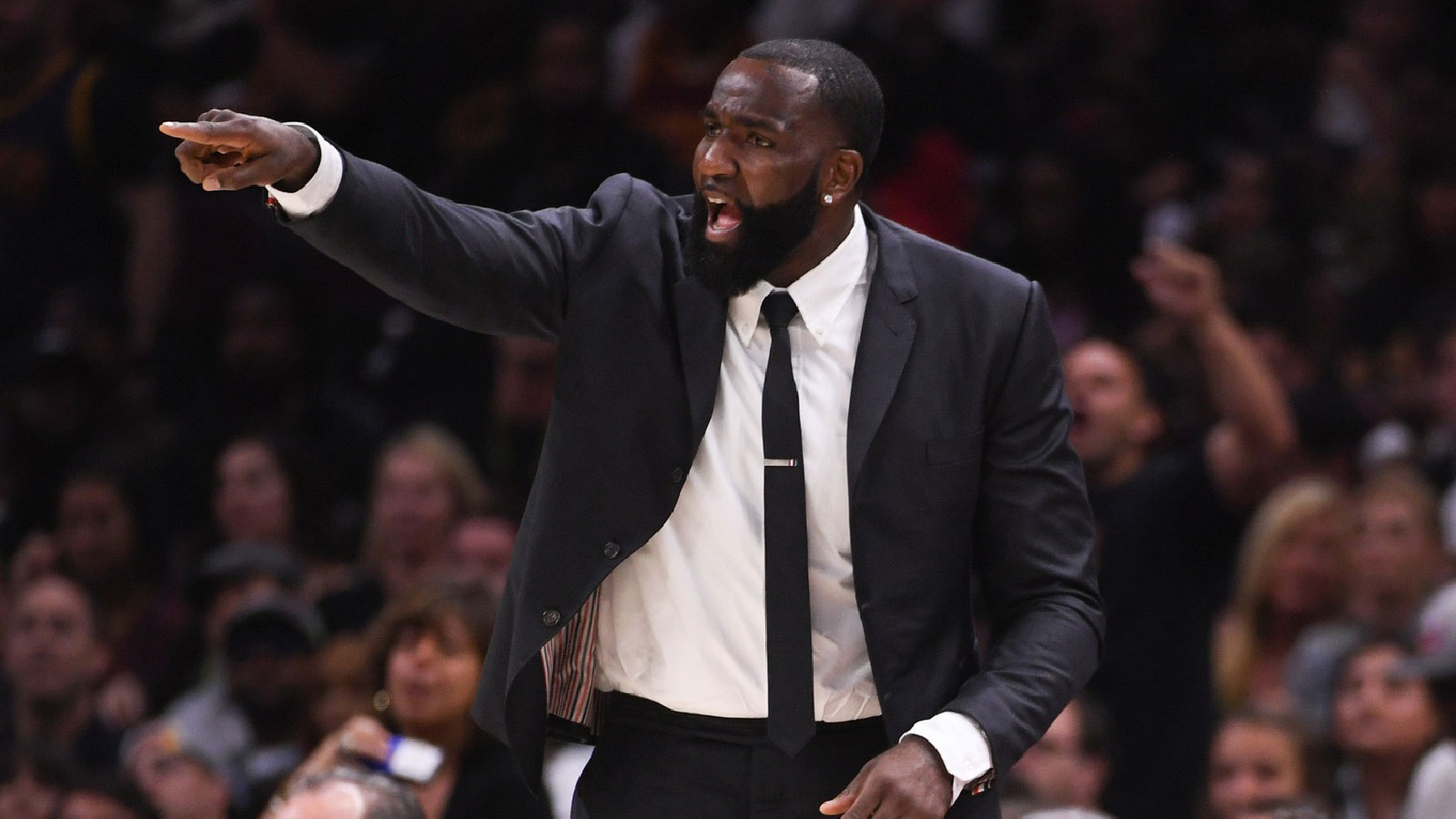 Kendrick Perkins demands Giannis to man up and call LeBron James to seal deal