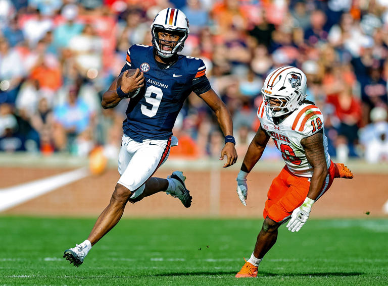 Who is Deuce Knight, Ole Miss football QB, former 5-star recruit?