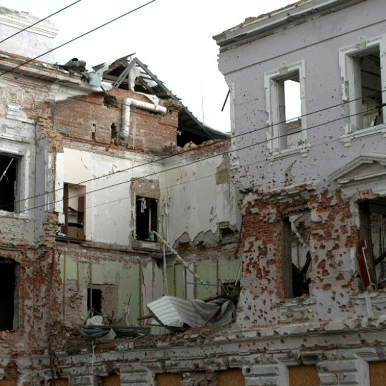 El ataque de Rusia contra civiles ucranianos suscita preocupaciones por crímenes de guerra