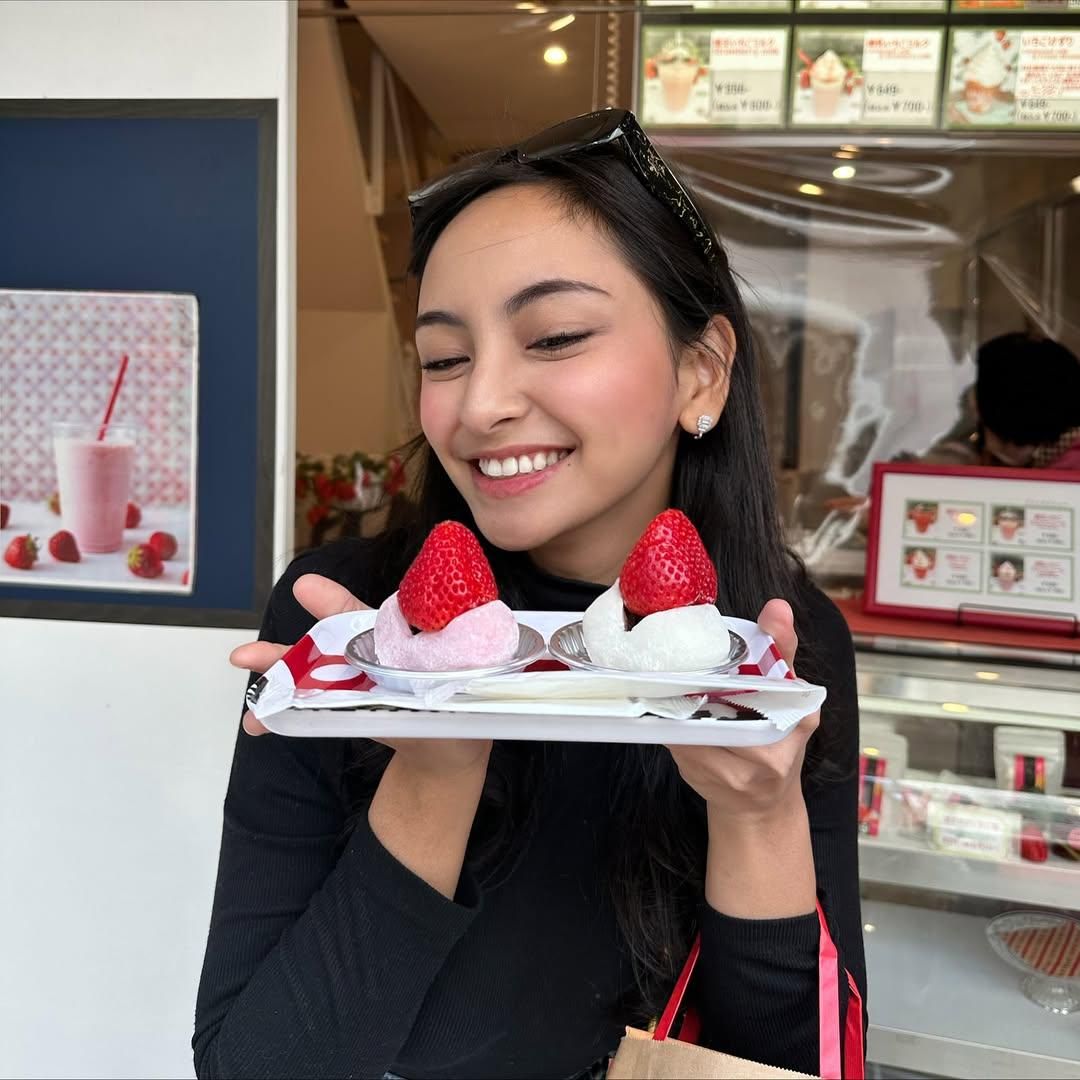 10 Foto Liburan Valerie Tifanka Bersama Teman, Menyenangkan! 5