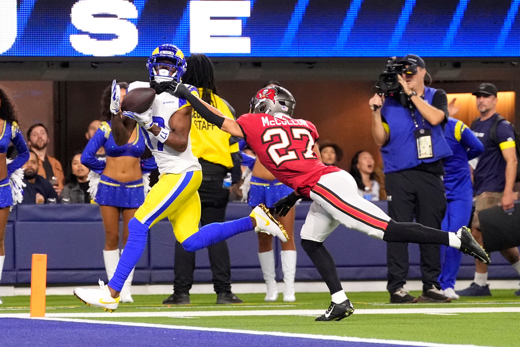 Stafford and Adams connect for 2 more TDs while NFC-leading Rams roll ...