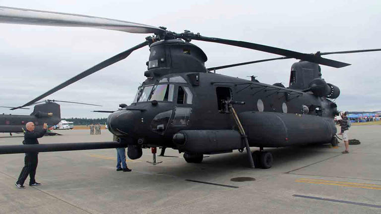 US Signs $877 Million Contract for New Boeing MH-47G Helicopters