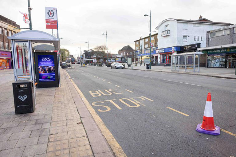 Traffic wardens unable to slap tickets for parking in front of ...