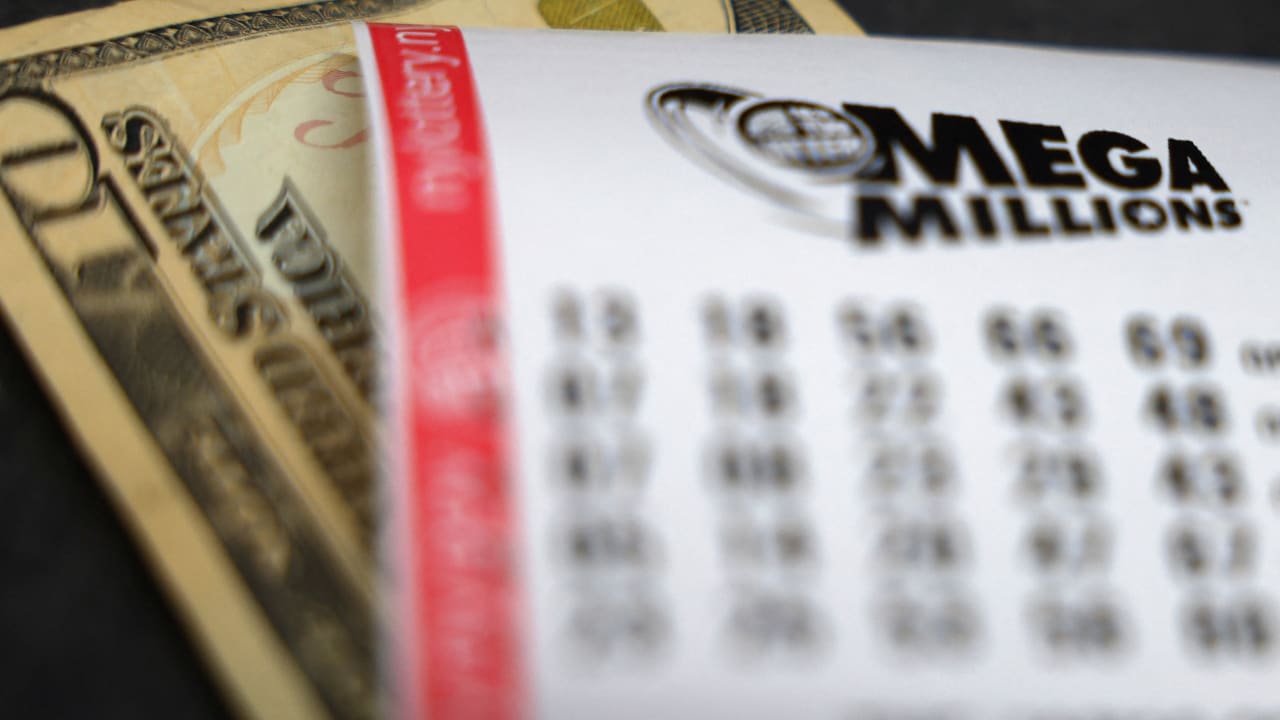 980 million Mega Millions jackpot paid out to lucky winner(00)