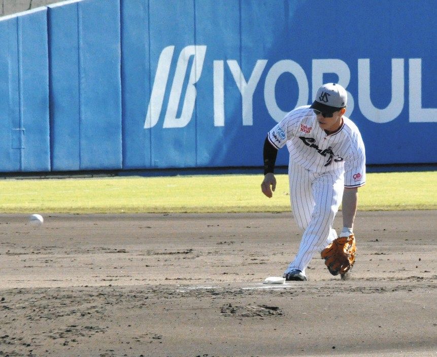 ヤクルト、内山壮真の背番号が「33」から「3」へ 来季は内野に