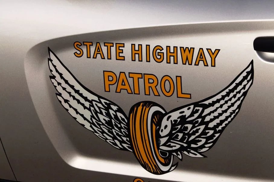 2 dead after car hits abandoned SUV, catches fire on I-75