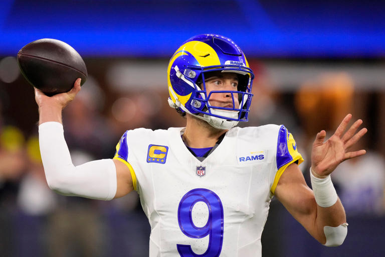 Stafford y Adams conectan para 2 TD más mientras los Rams, líderes de la NFC, ganan 34-7 a los Buccaneers