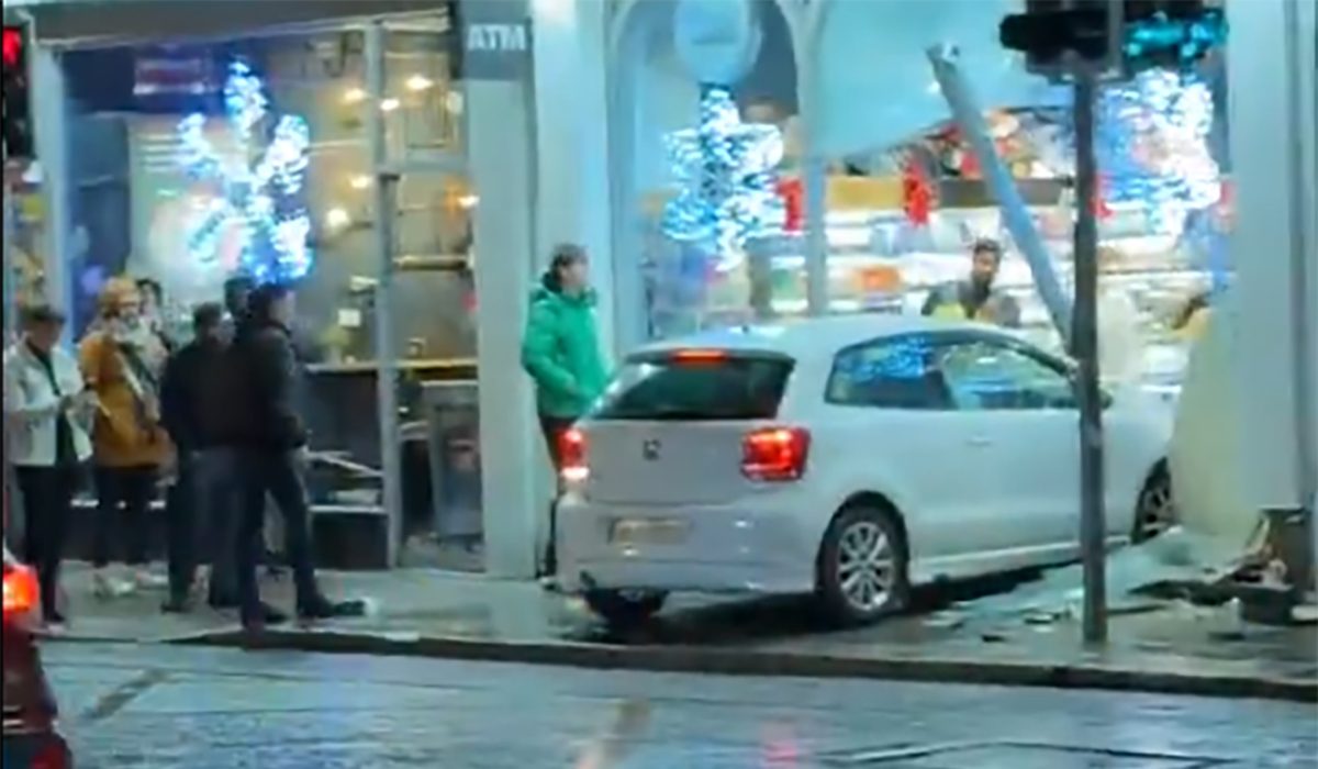 Car crashes through shop window near Temple Bar in Dublin