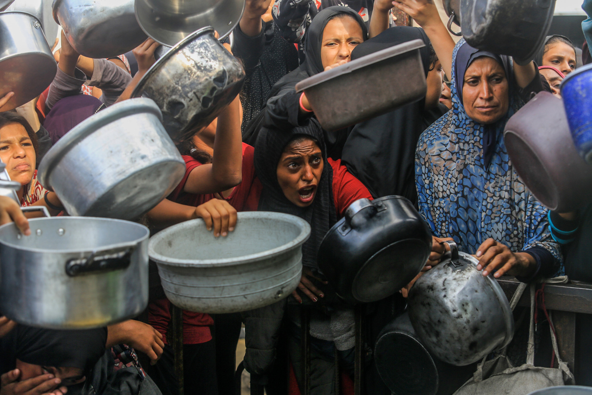 What do people eat to survive during a famine?