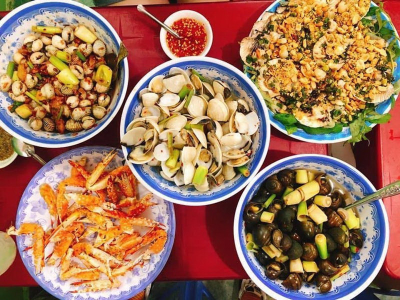 TP Hồ Chí Minh: Phố ốc Vĩnh Khánh lọt top 31 con đường hấp dẫn nhất thế giới