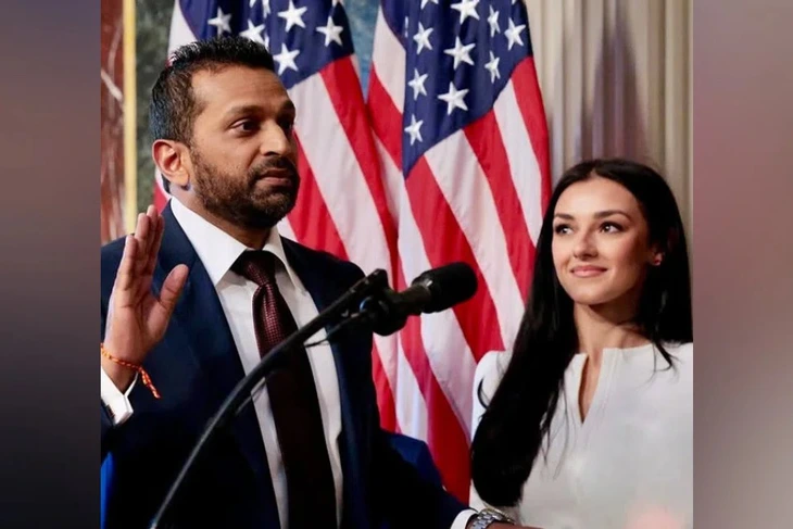 Giám đốc FBI bị chỉ trích vì bảo vệ bạn gái, lạm dụng máy bay chính phủ