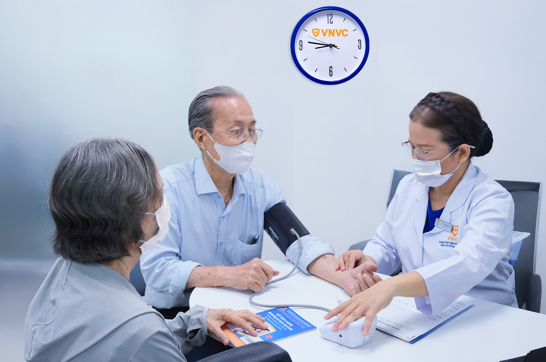 Vội tiêm vaccine vì sợ lây cúm