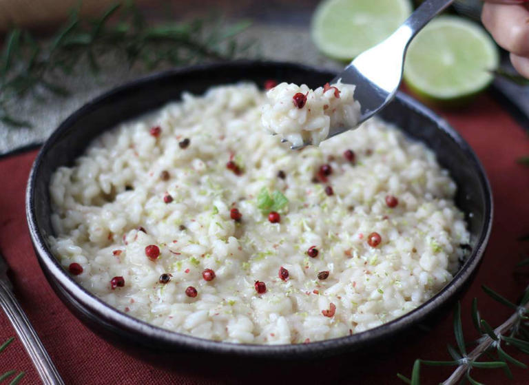 Passo 7 - Risoto de limão com pimenta rosa: cremoso e perfeito para impressionar em ocasiões especiais