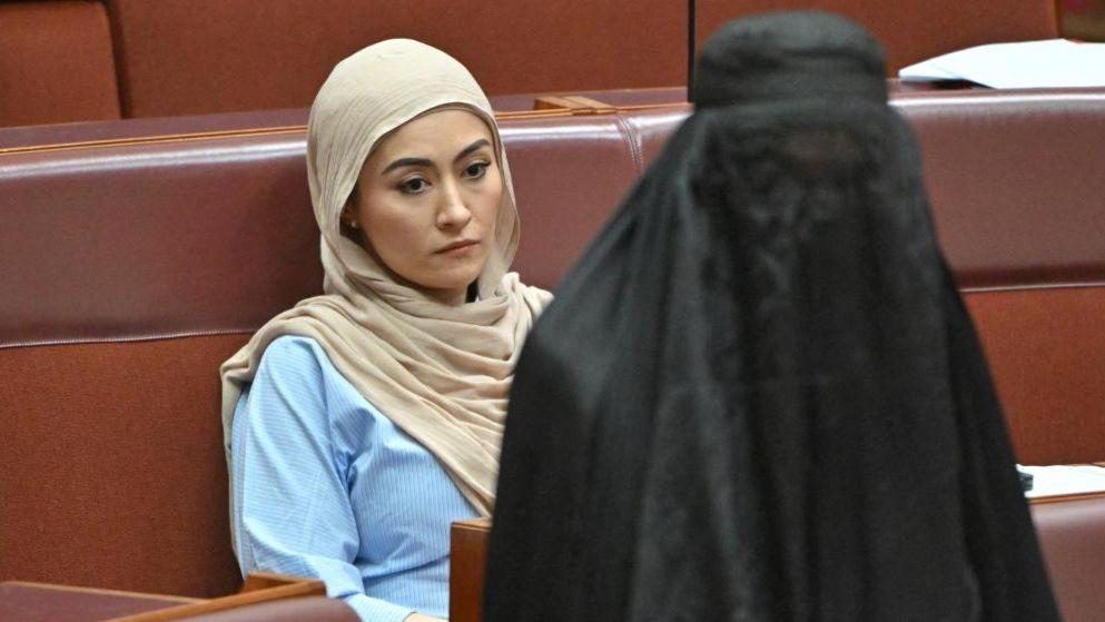 Senadora australiana condenada por acto de burka en el Parlamento