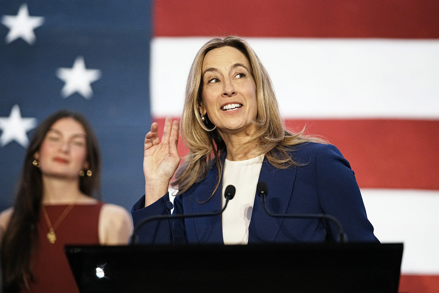 Casi una docena de demócratas se lanzan a la carrera por el escaño de Mikie Sherrill en la Cámara de Representantes.