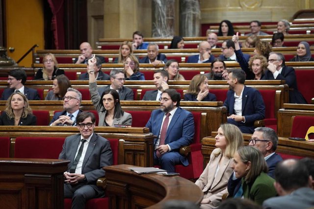 PSC ganaría las catalanas (38-40) seguido de ERC (22-23) y Junts y AC ...
