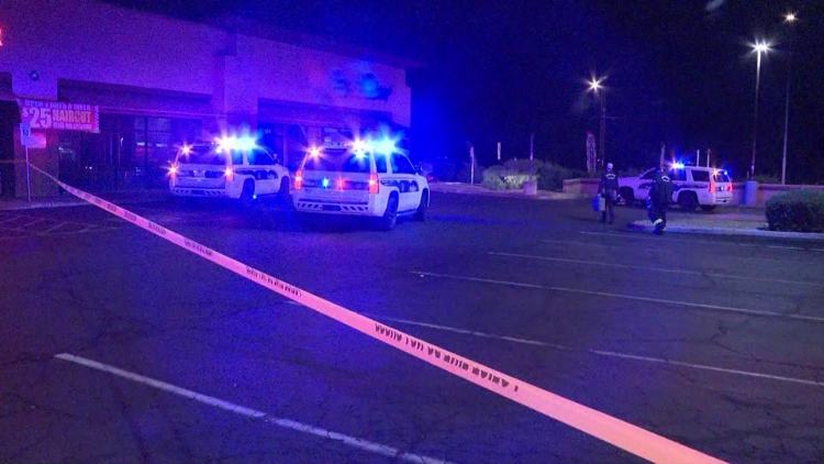 Man dead after shooting near north Phoenix strip mall
