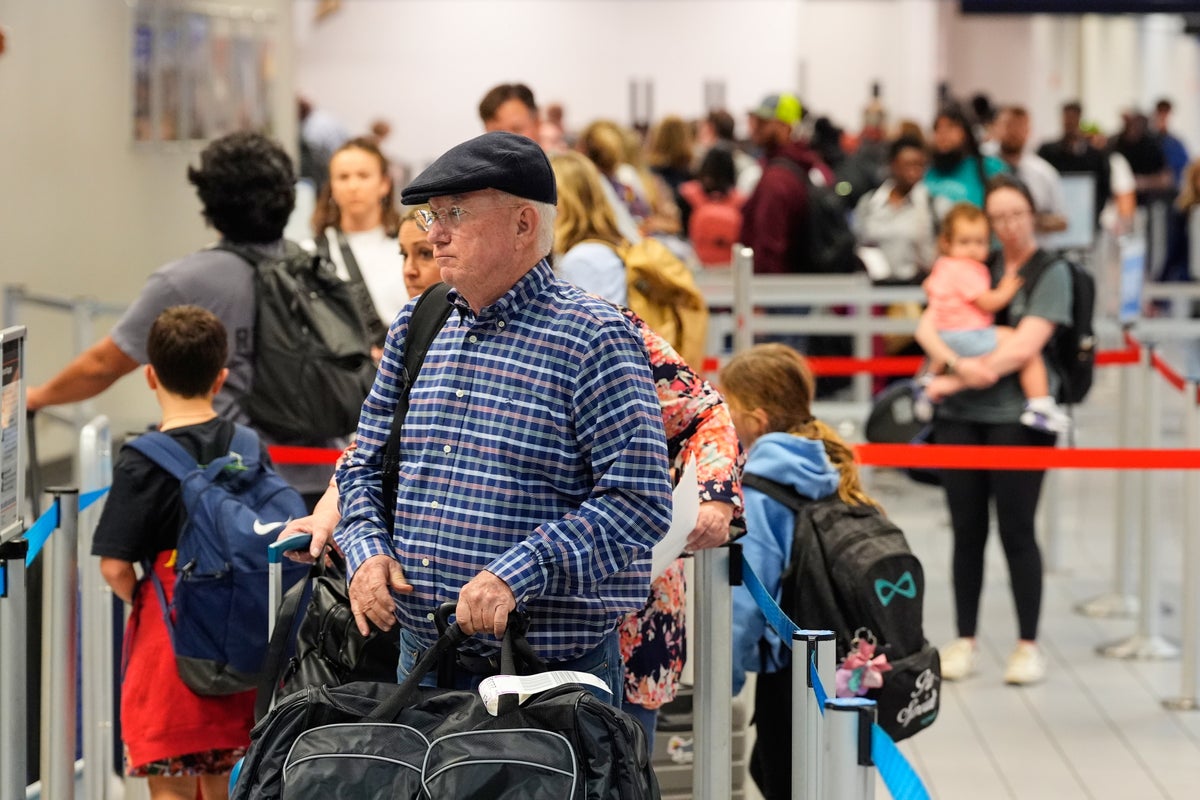 More than 3,000 flights impacted as storms snarl Thanksgiving travel