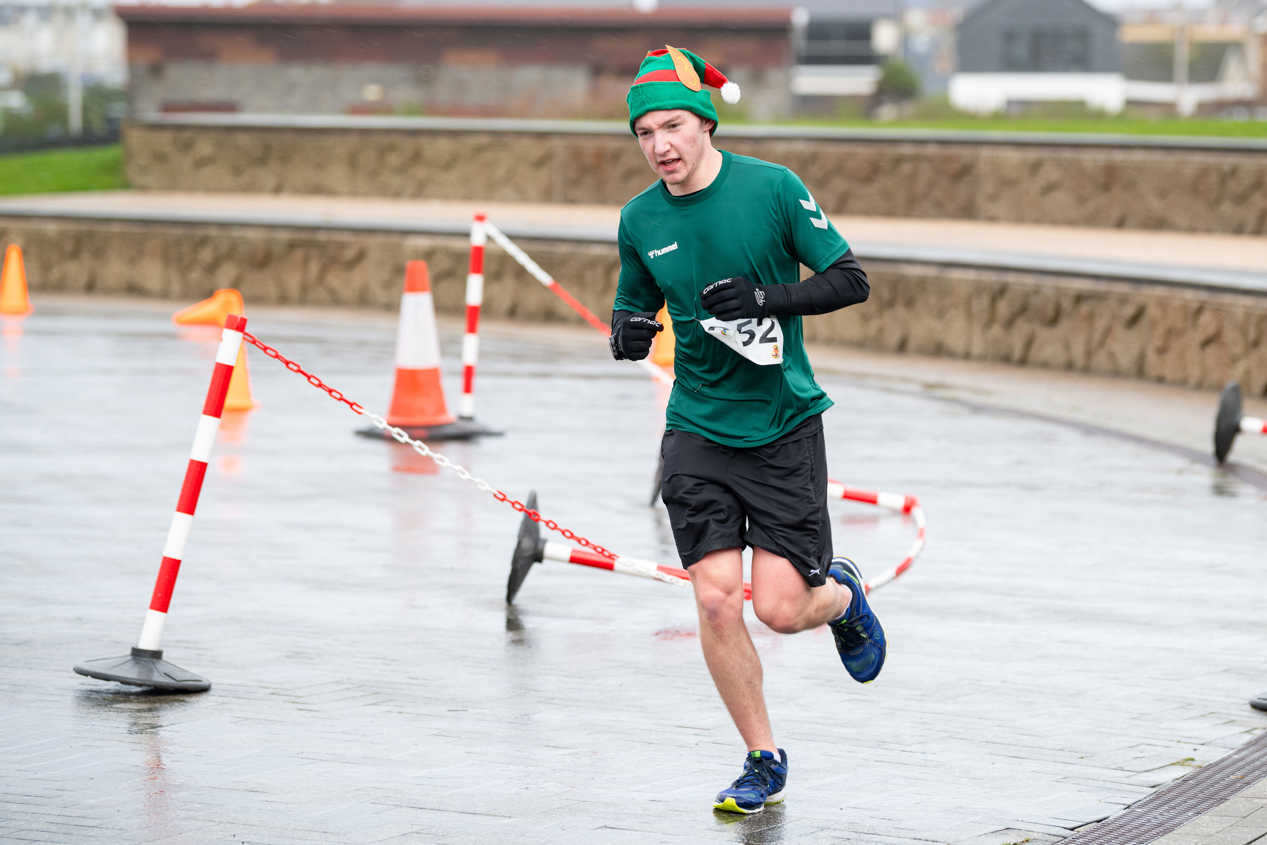 24 amazing and festive pictures of the Elf run at Anchorsholme Park