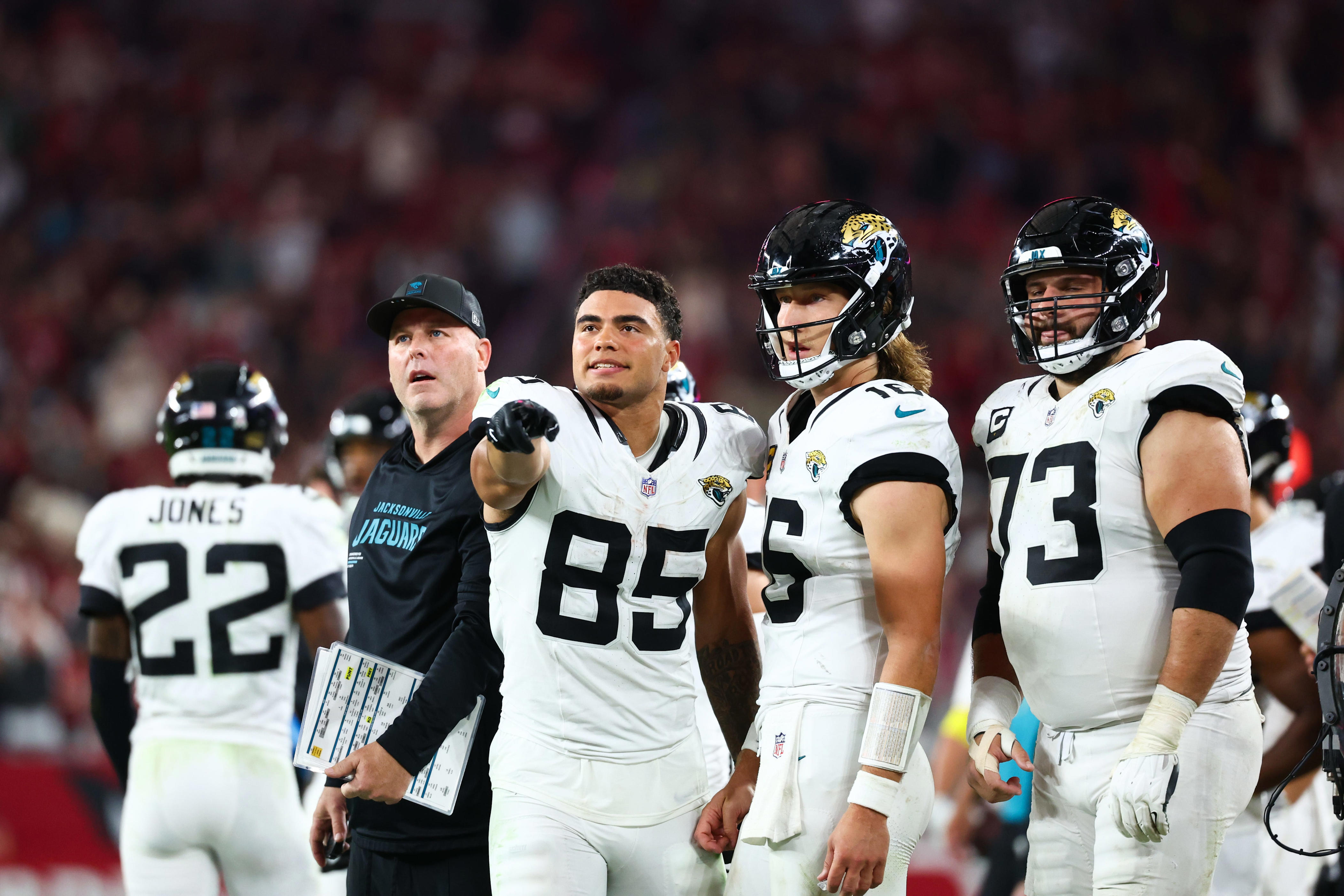 Jacksonville Jaguars wasted no time getting Brenton Strange involved