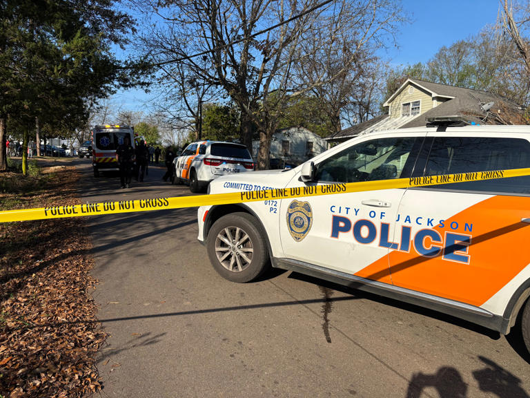 Man found shot to death on front porch of Jackson home