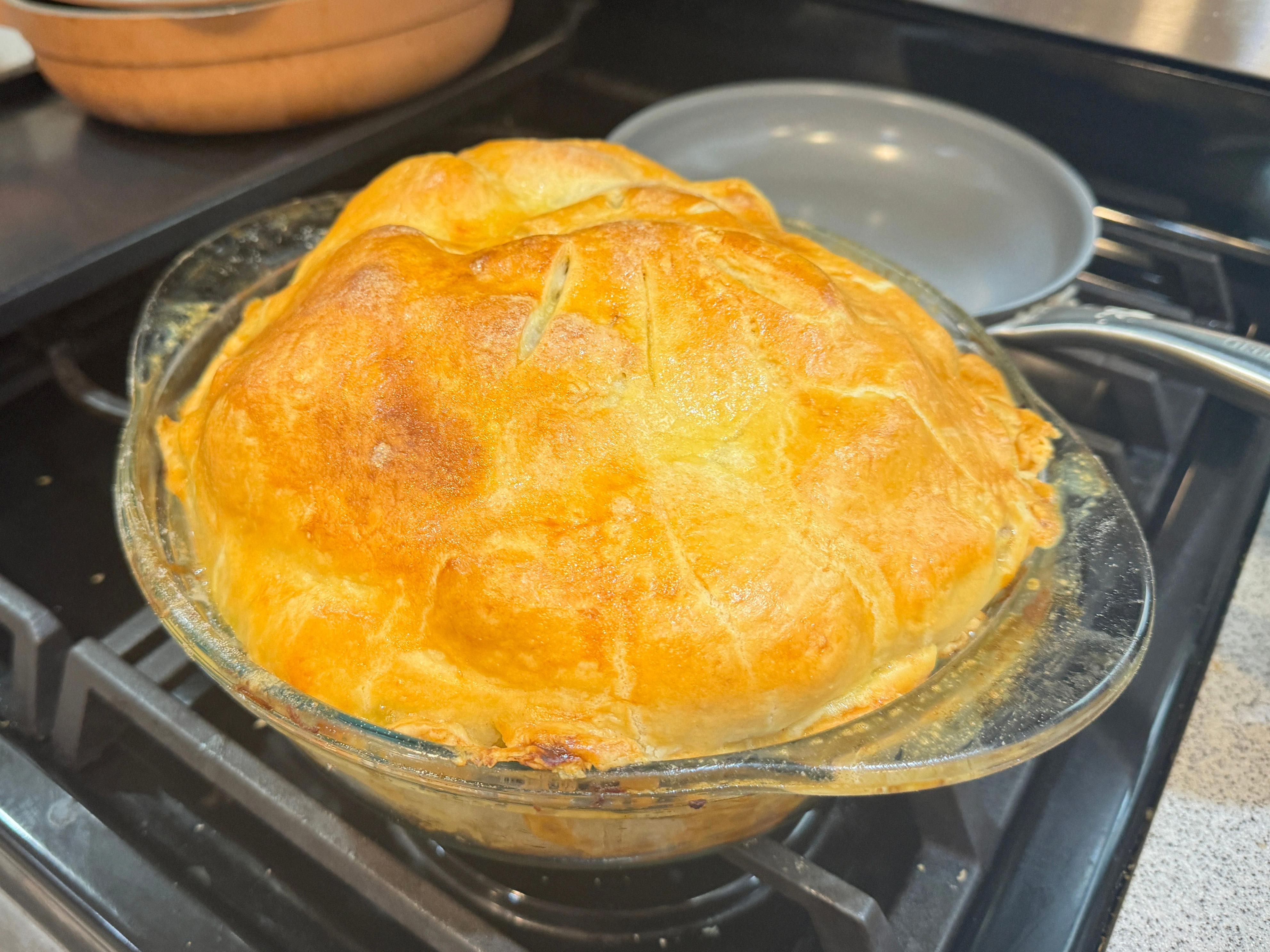 I compared Martha Stewart's and Ina Garten's apple pie recipes. Only ...