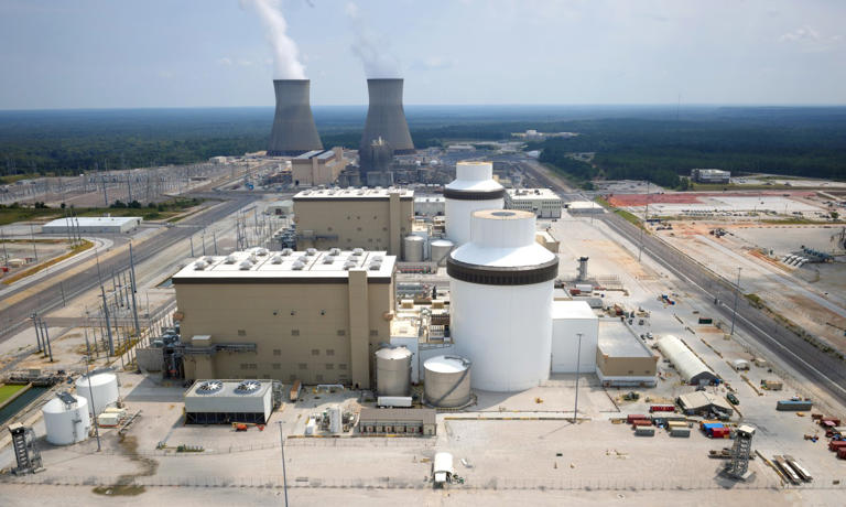 Can the U.S. Make Big Nuclear Reactors?