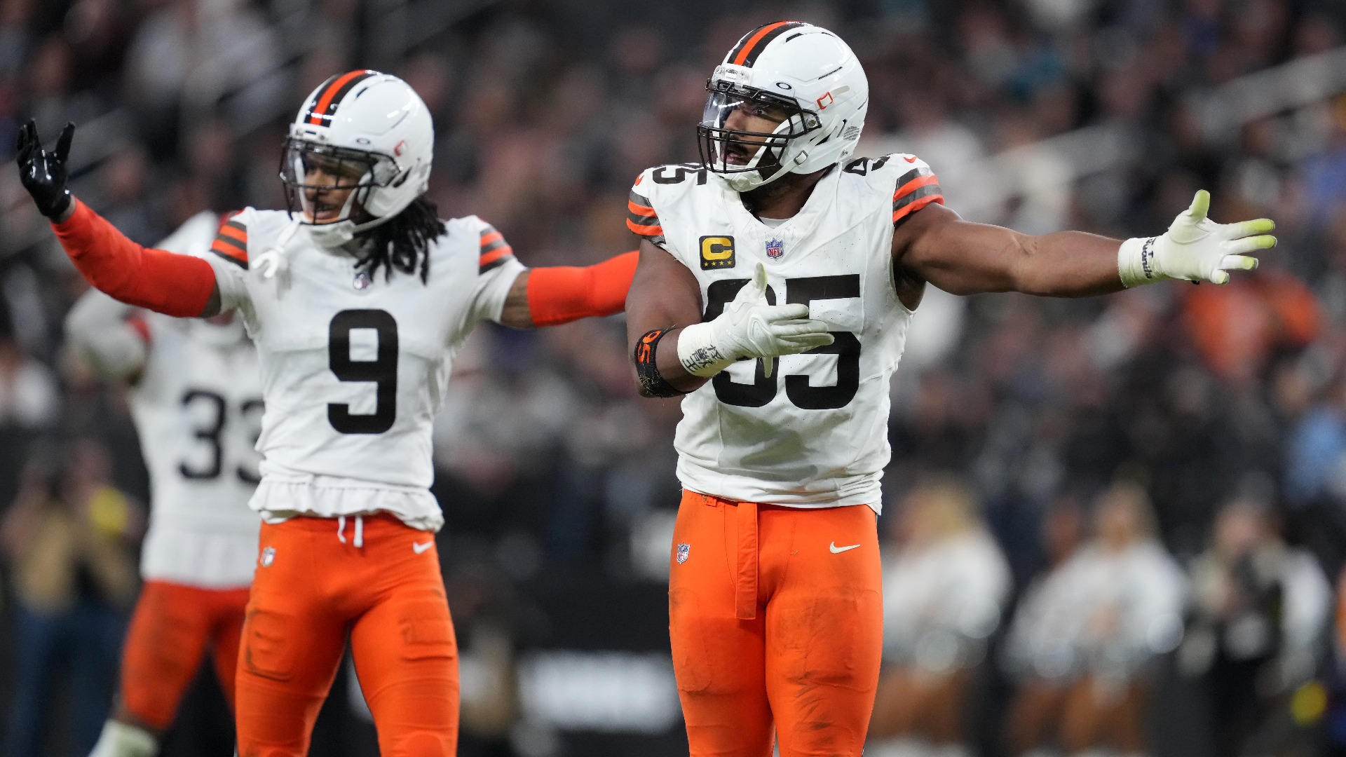 browns-dominate-raiders-24-10-with-stellar-defense