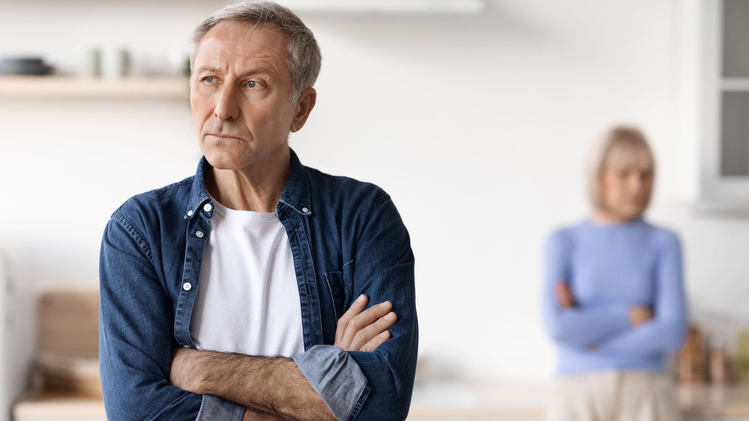 12 subtle signs that can accompany quiet disapproval