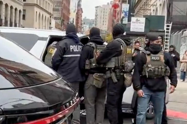 ICE agents 'blocked' from leaving New York parking garage in failed ...