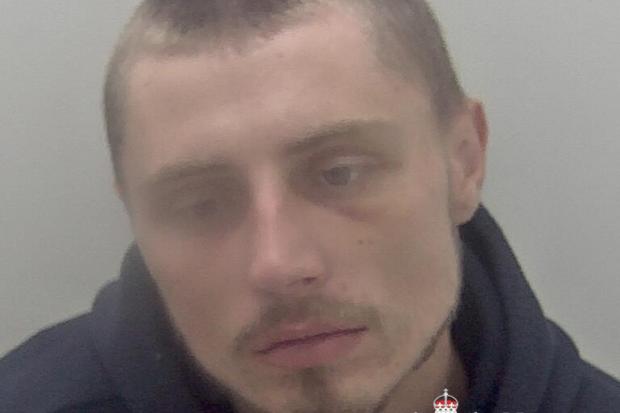 Call 999 if you see man with links to Dartford wanted on recall to prison