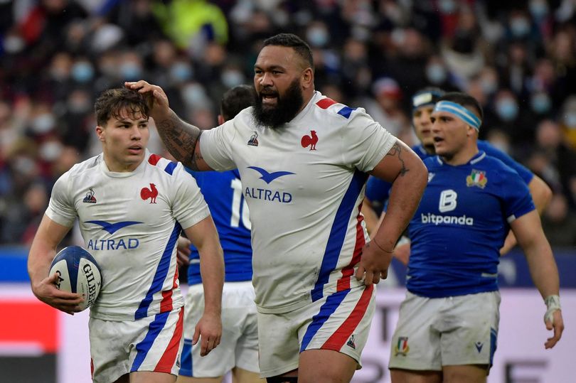 Gabby Logan's giant son gives world's tallest rugby players serious run ...